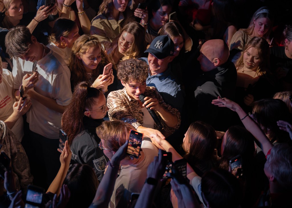 Photo Gallery and Show Review: Joshua Bassett in Amsterdam