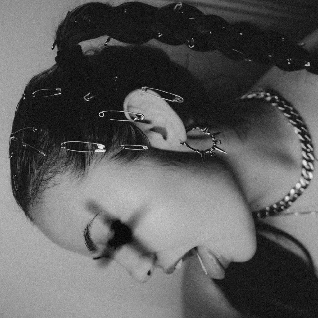 Two Minutes in Technicolor: Gabriella Zauna’s&nbsp;“PINUP”